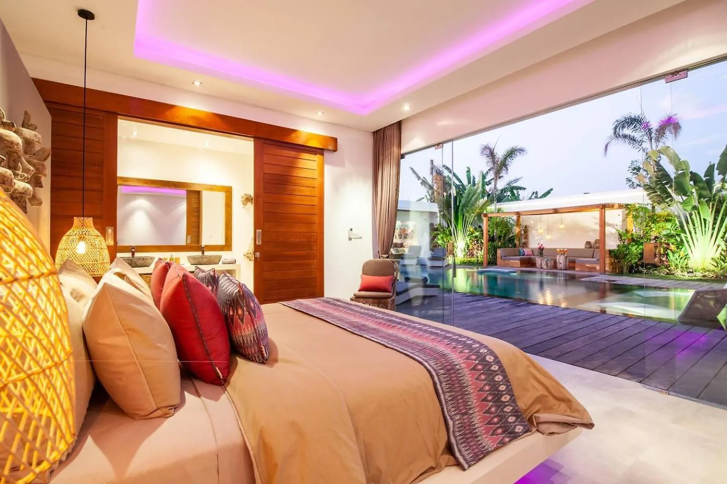 Seminyak 5 Bd Villa Avec Chill-Out Extrieur