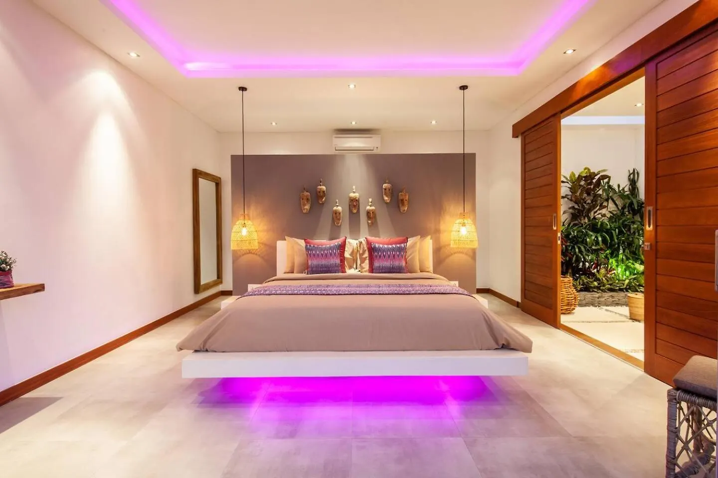 Seminyak 5 Bd Villa Avec Chill-Out Extrieur