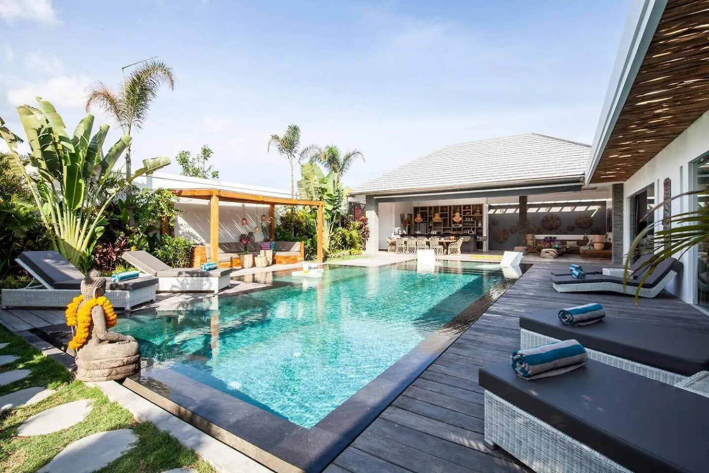 Seminyak 5 Bd Villa Avec Chill-Out Extrieur