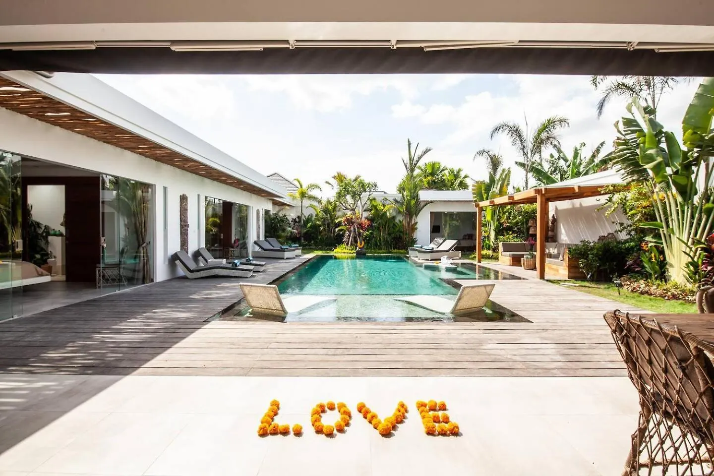 Seminyak 5 Bd Villa Avec Chill-Out Extrieur